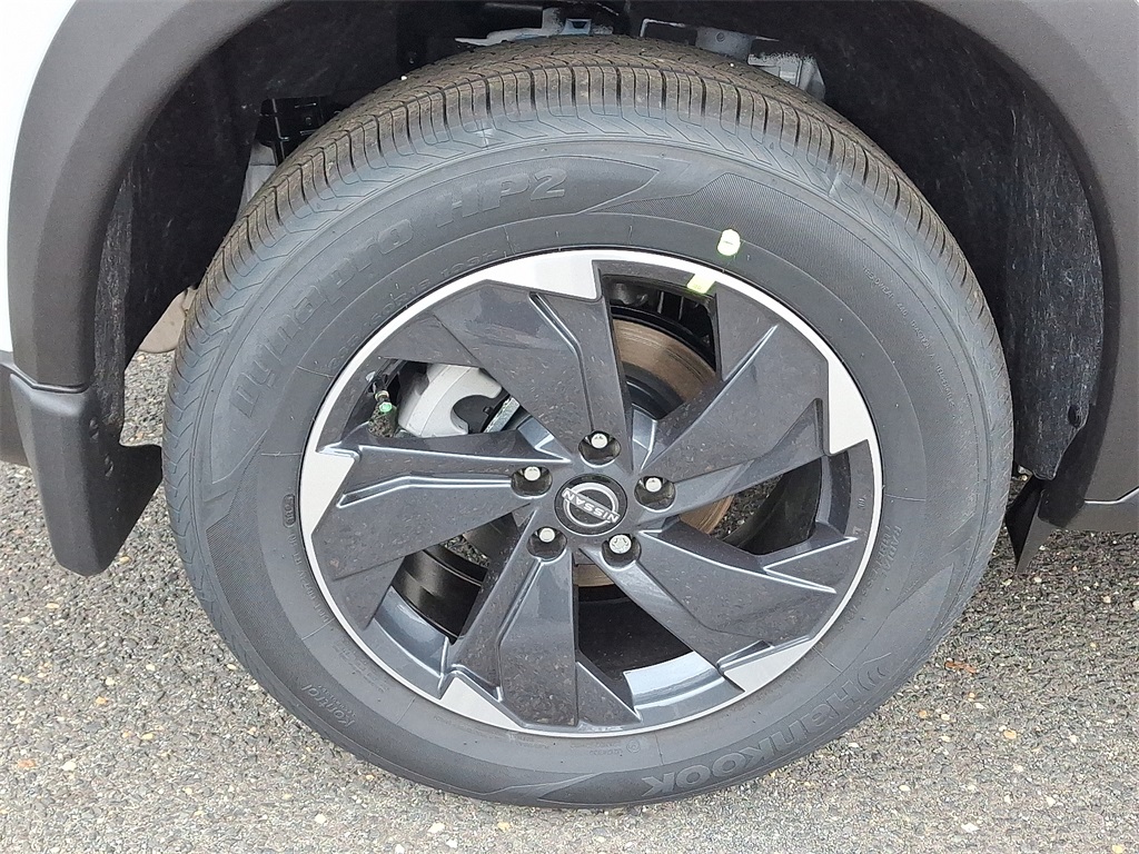 2026 Nissan Rogue SV photo 2