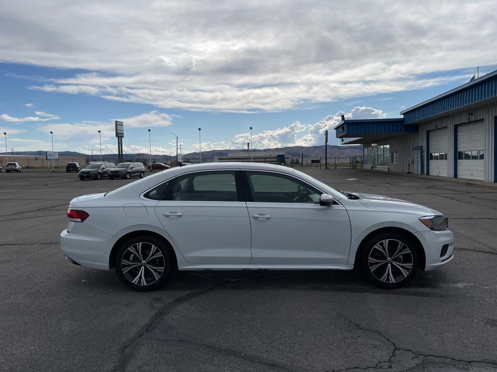 2022 Volkswagen Passat 2.0T SE photo 4