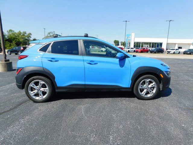 2022 Hyundai Kona SEL photo 2