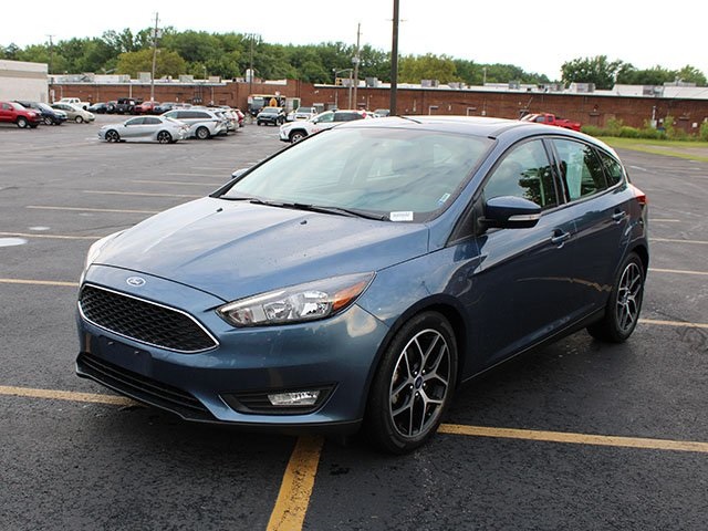 Used 2018 Ford Focus SEL with VIN 1FADP3M22JL292184 for sale in North Olmsted, OH