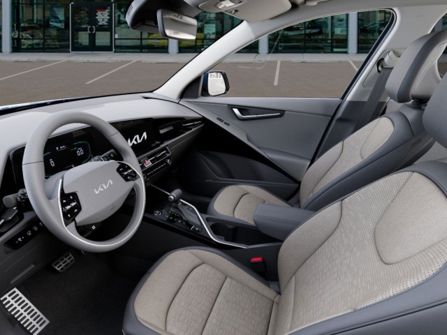 New 2025 Mineral Blue Kia SX image 17