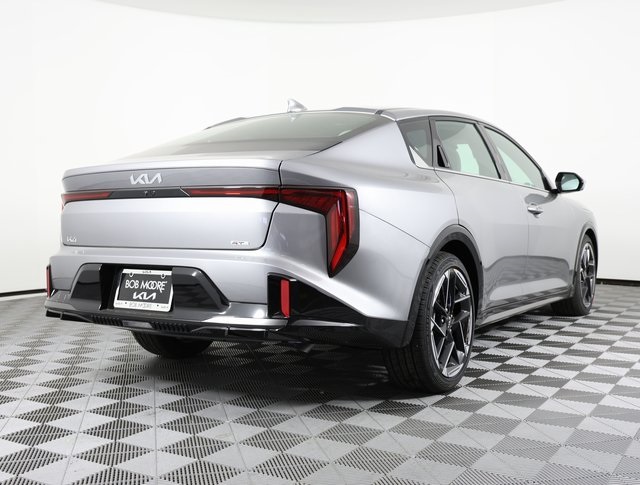 2025 Kia K4 GT-Line photo 4