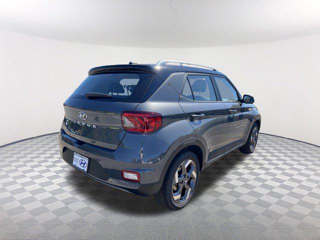 2026 Hyundai Venue SEL photo 4