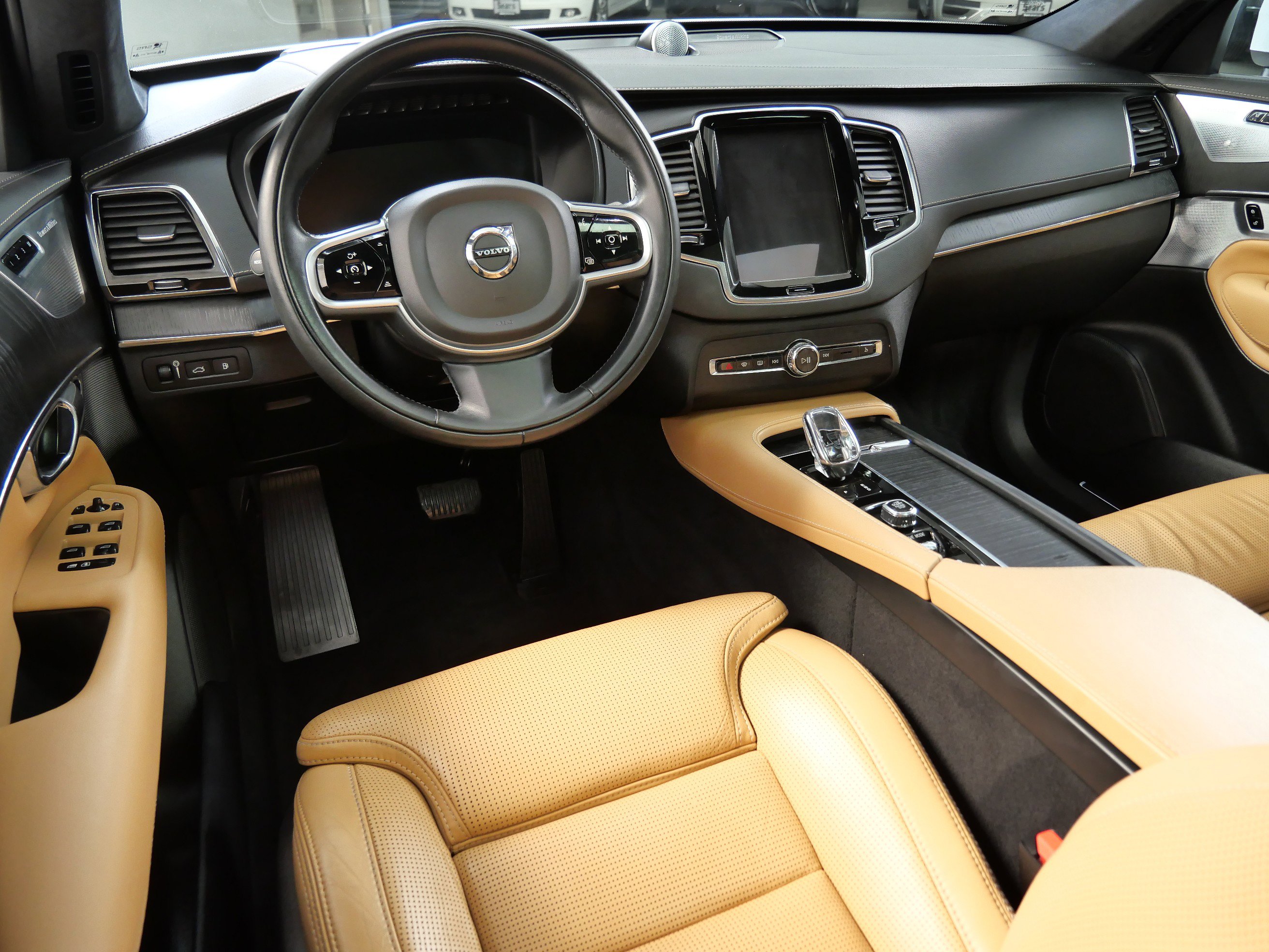 Used 2021 Volvo XC90 Inscription with VIN YV4BR0CLXM1671998 for sale in Minnetonka, Minnesota