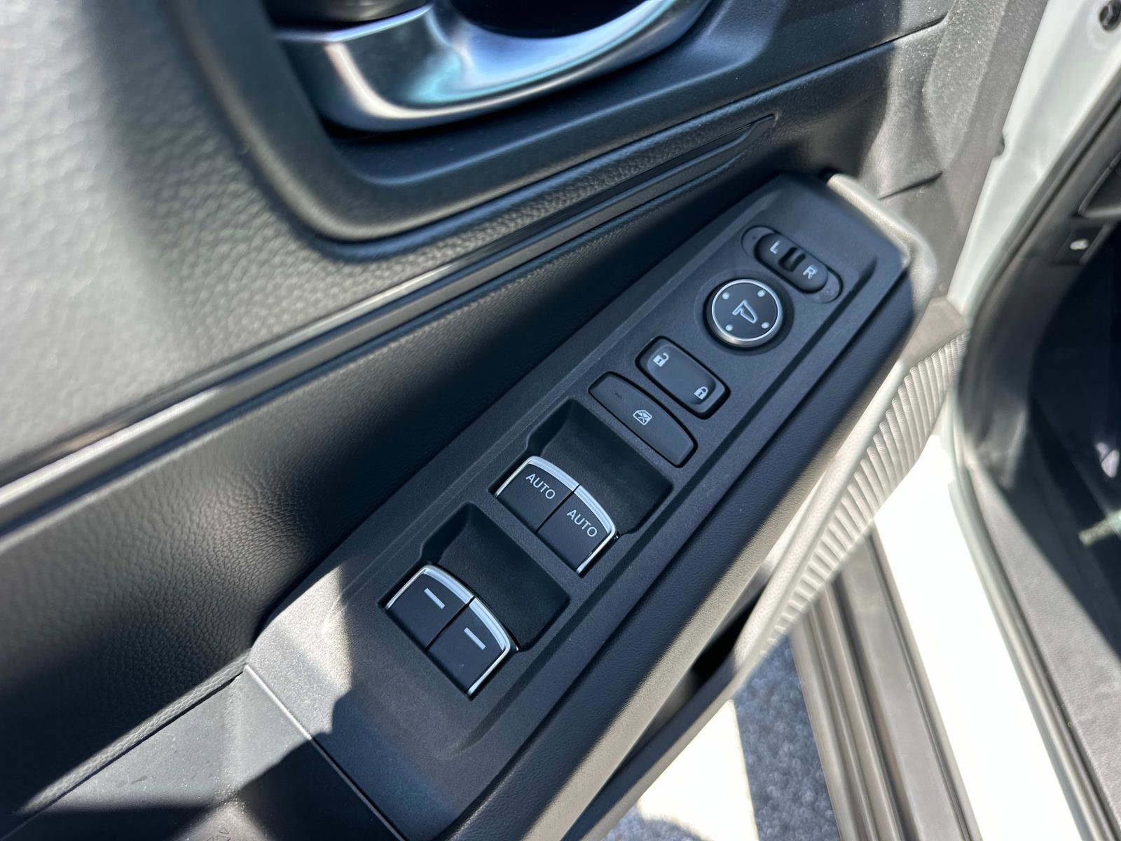 2023 Honda Accord LX photo 16
