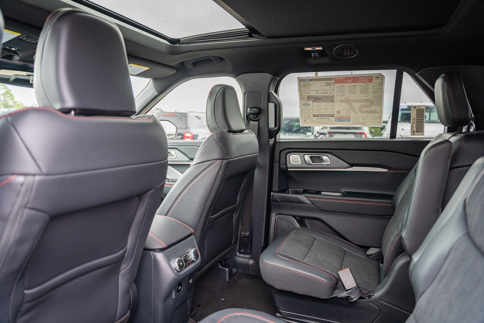 2025 Ford Explorer ST photo 10