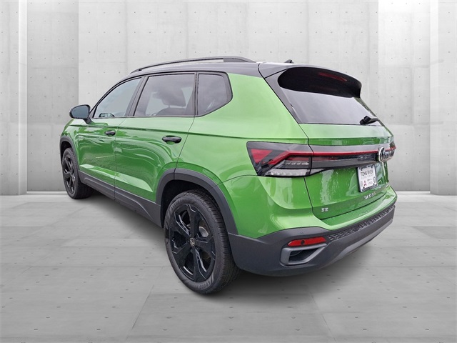 2025 Volkswagen Taos SE photo 2