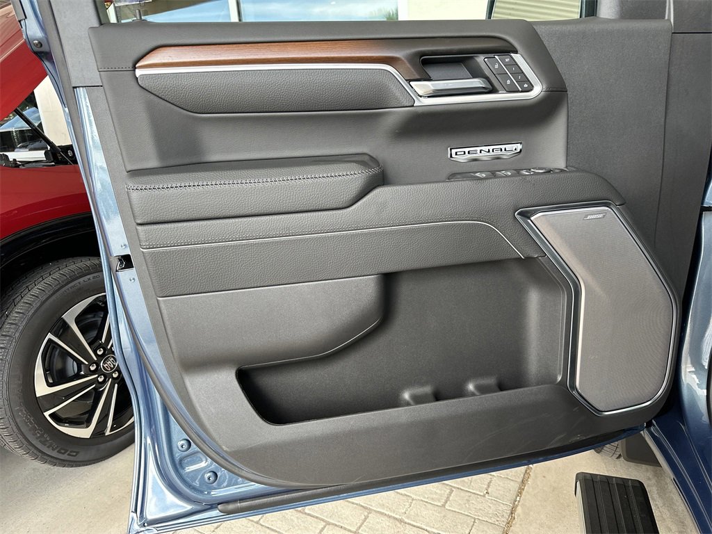 2026 Gmc Sierra Denali photo 10