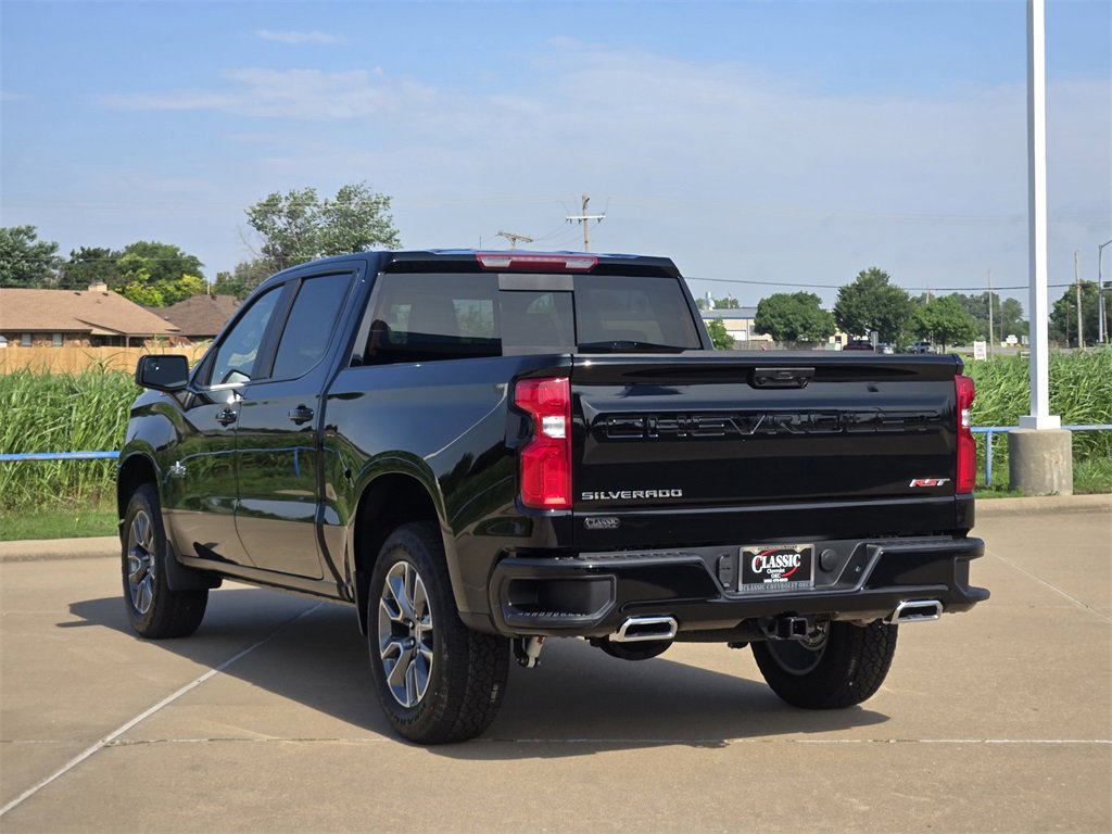 2025 Chevrolet Silverado 1500 RST photo 3