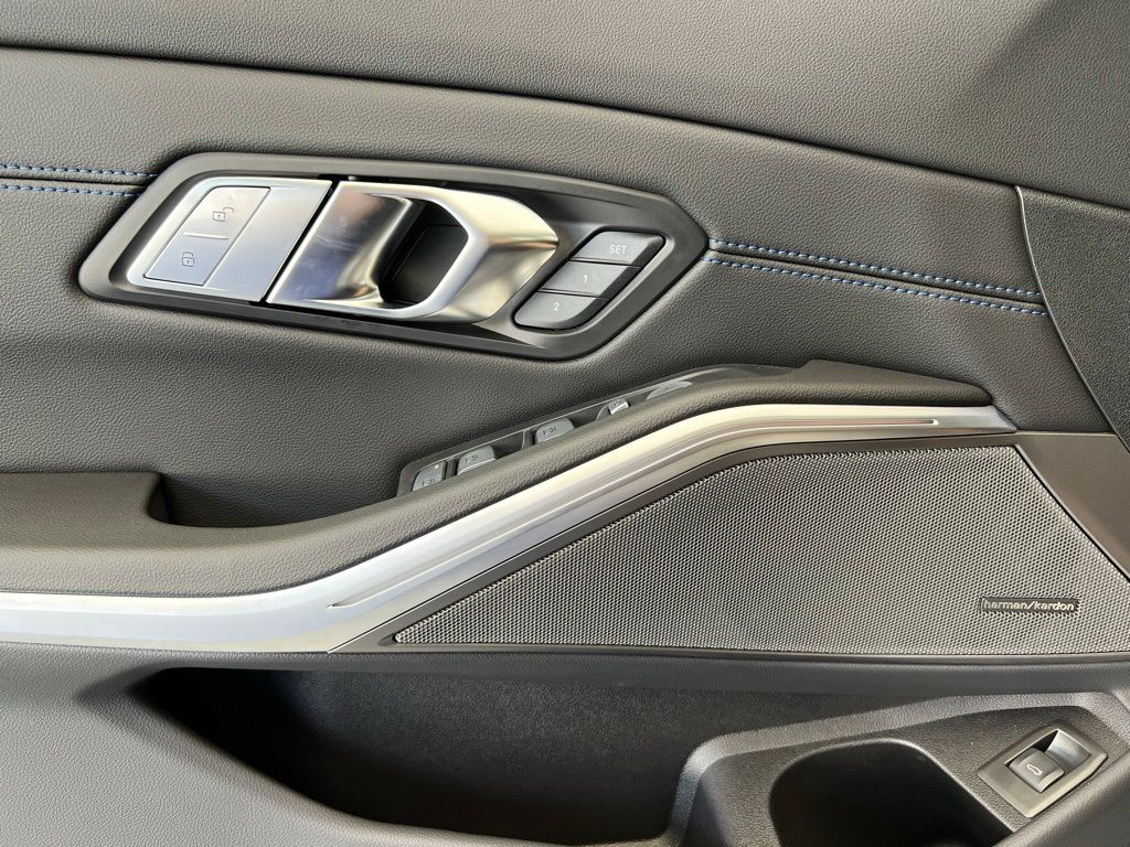 New 2025 Portimao Blue Metallic BMW M340i image 22