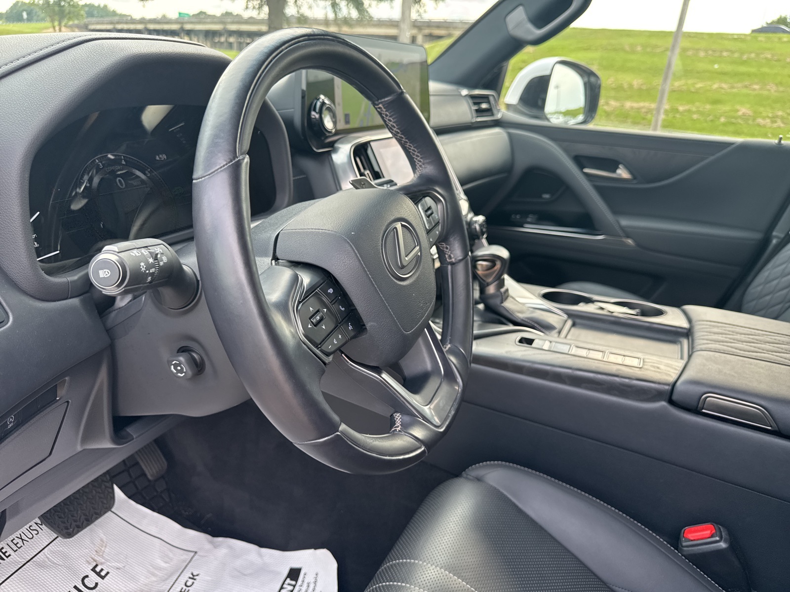 2022 Lexus LX 600 Ultra Luxury photo 18