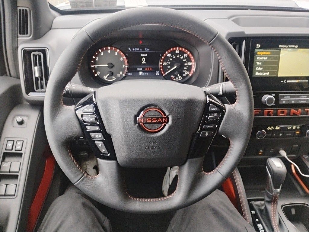 2025 Nissan Frontier PRO-4X photo 13