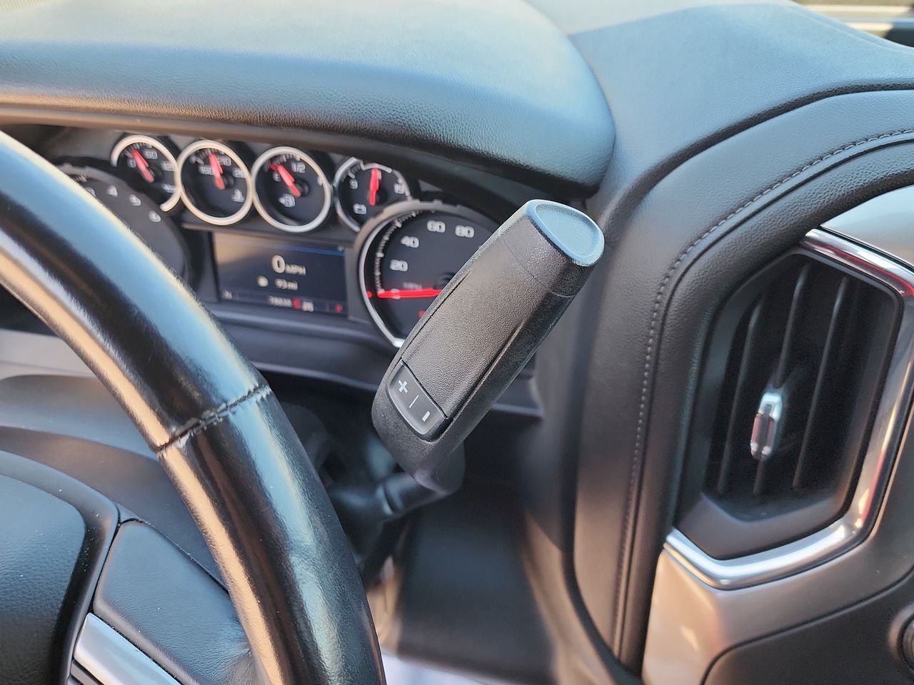 2022 Chevrolet Silverado 1500 LT photo 18