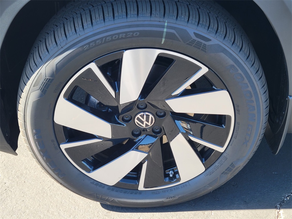 2026 Volkswagen Atlas Cross Sport SEL photo 4