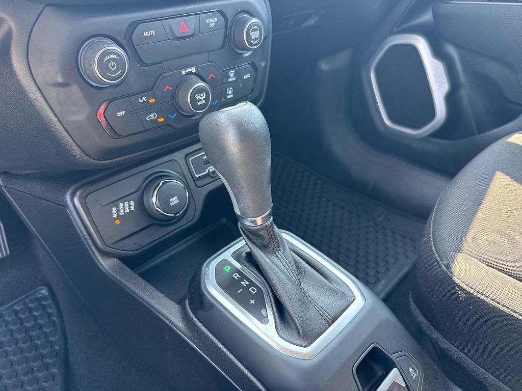 2019 Jeep Renegade Latitude photo 27