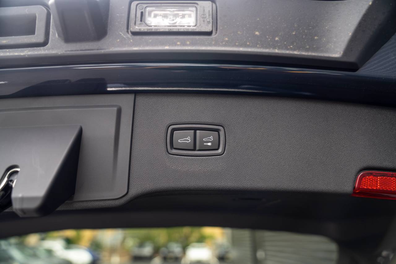 2025 Porsche Cayenne photo 30