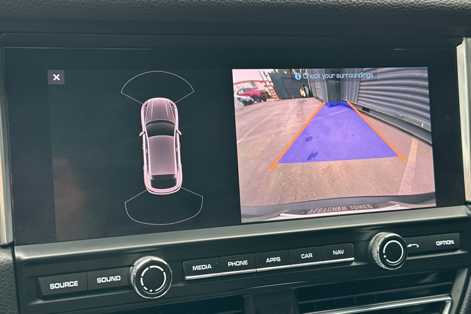 2020 Porsche Macan photo 26