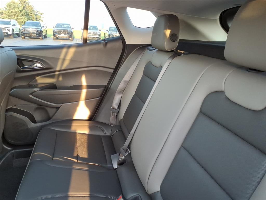 2025 Chevrolet Trax ACTIV photo 7
