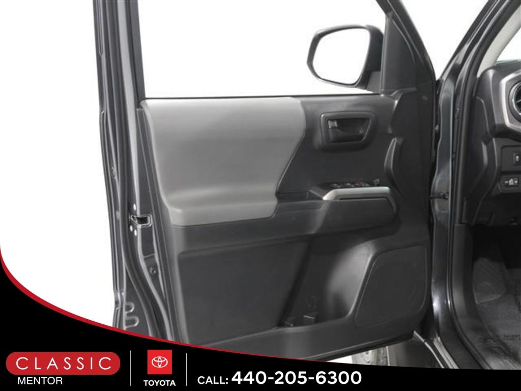 2022 Toyota Tacoma SR5 V6 photo 4