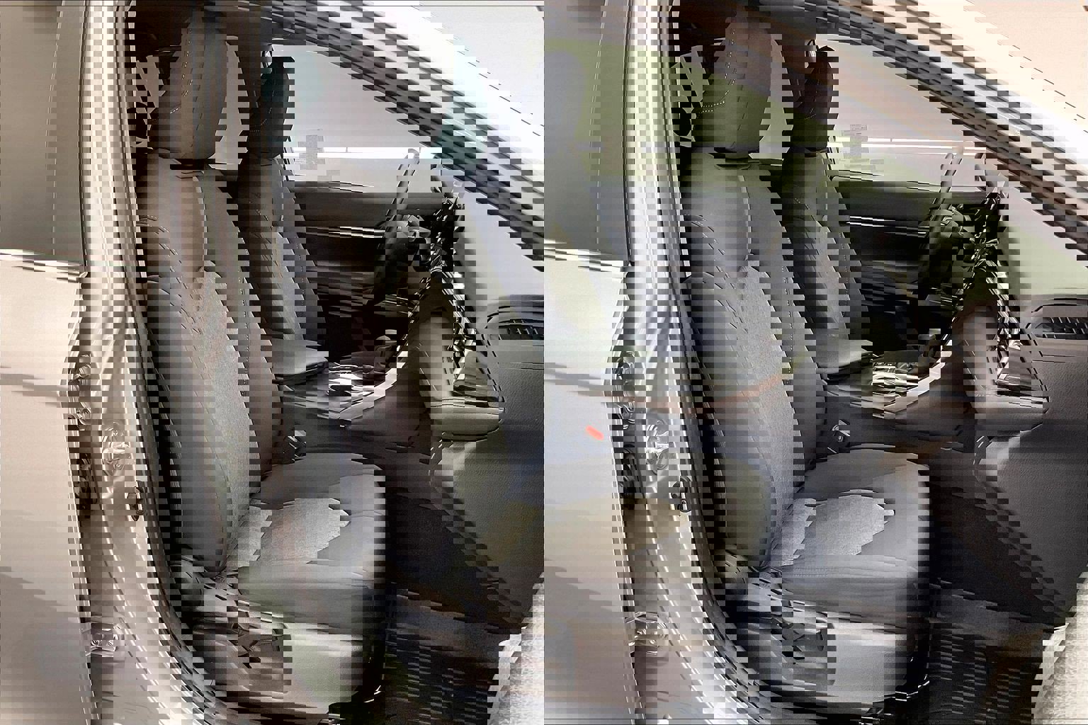 2021 Toyota Camry Hybrid LE photo 4