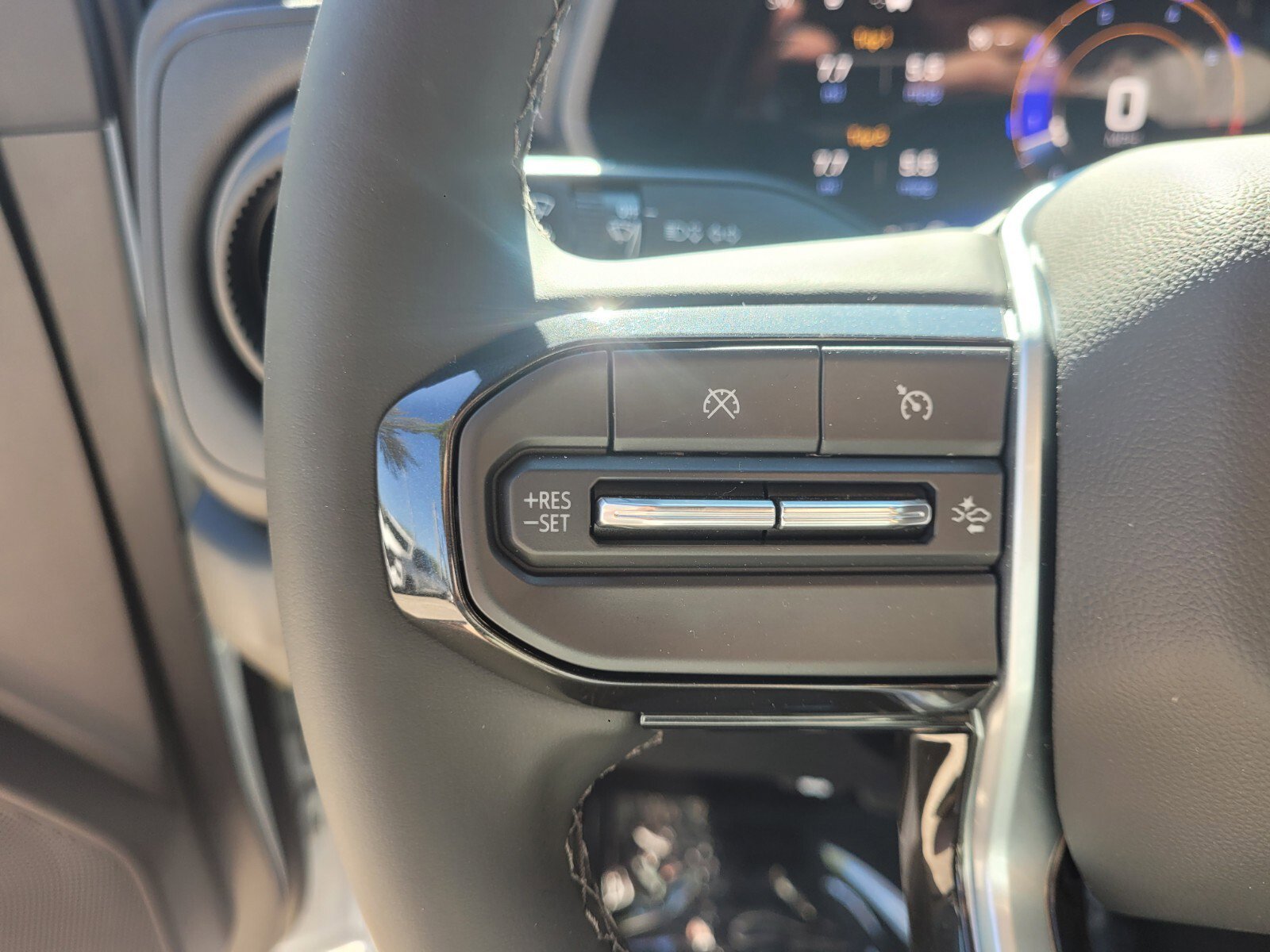 2025 Chevrolet Colorado LT photo 33