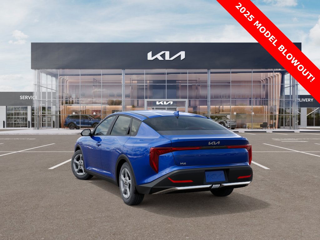 2025 Kia K4 LXS photo 2