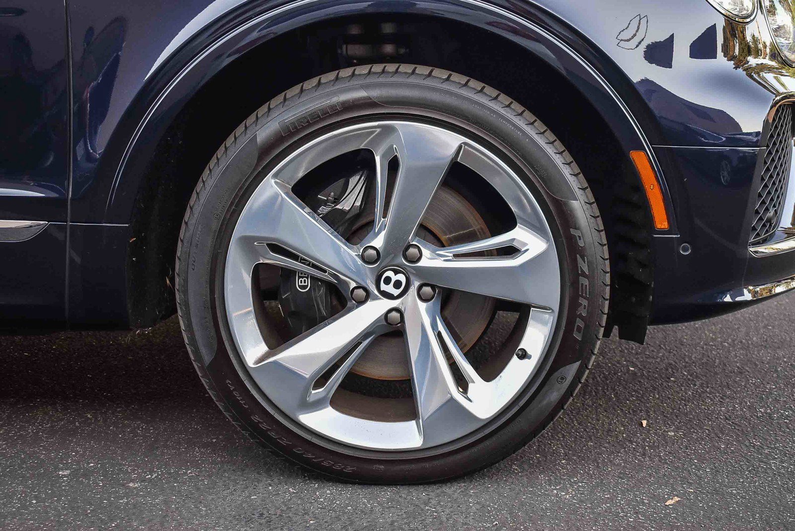 2023 Bentley Bentayga EWB Azure First Edition photo 10
