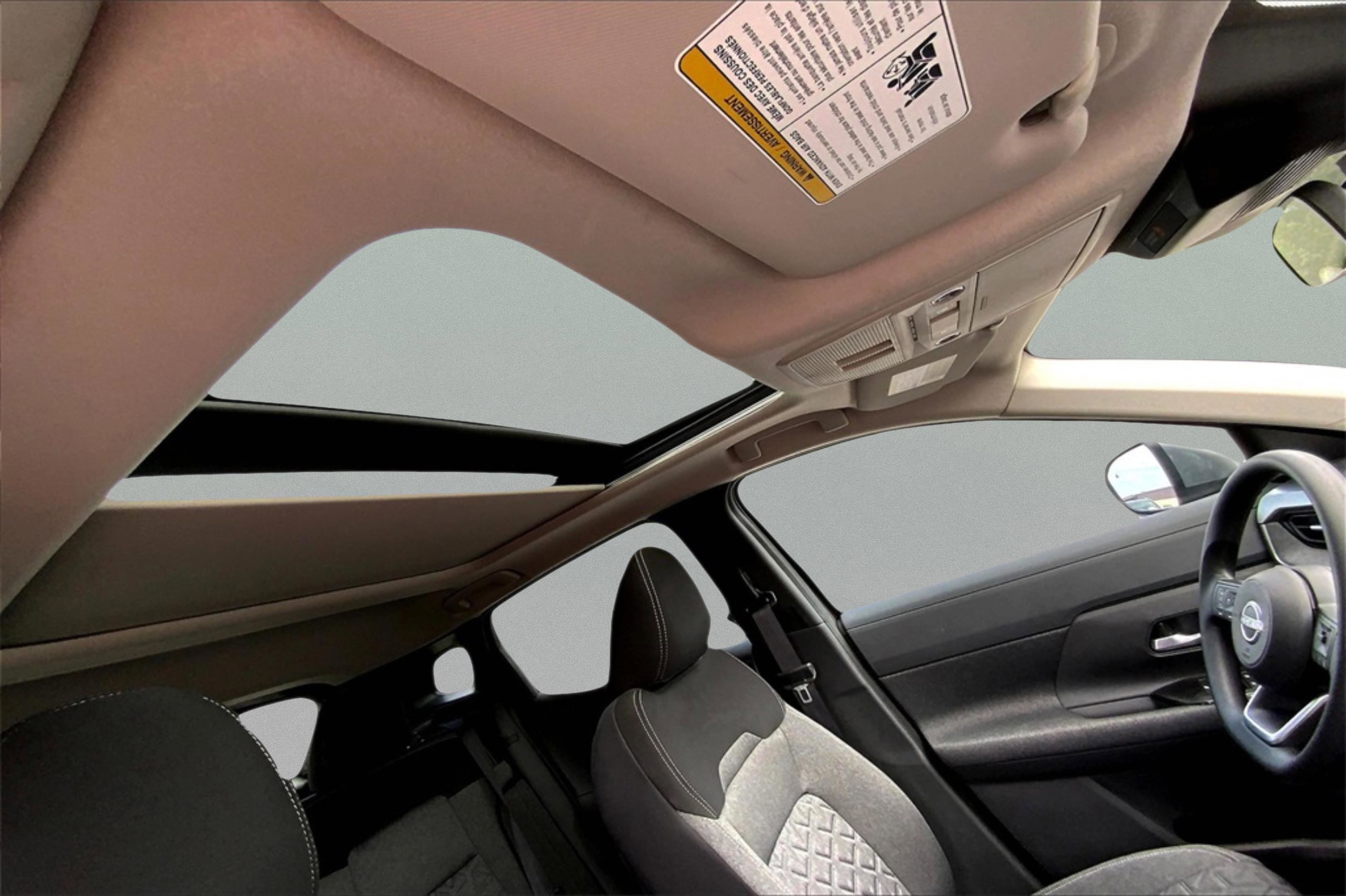 2025 Nissan Kicks SV photo 13