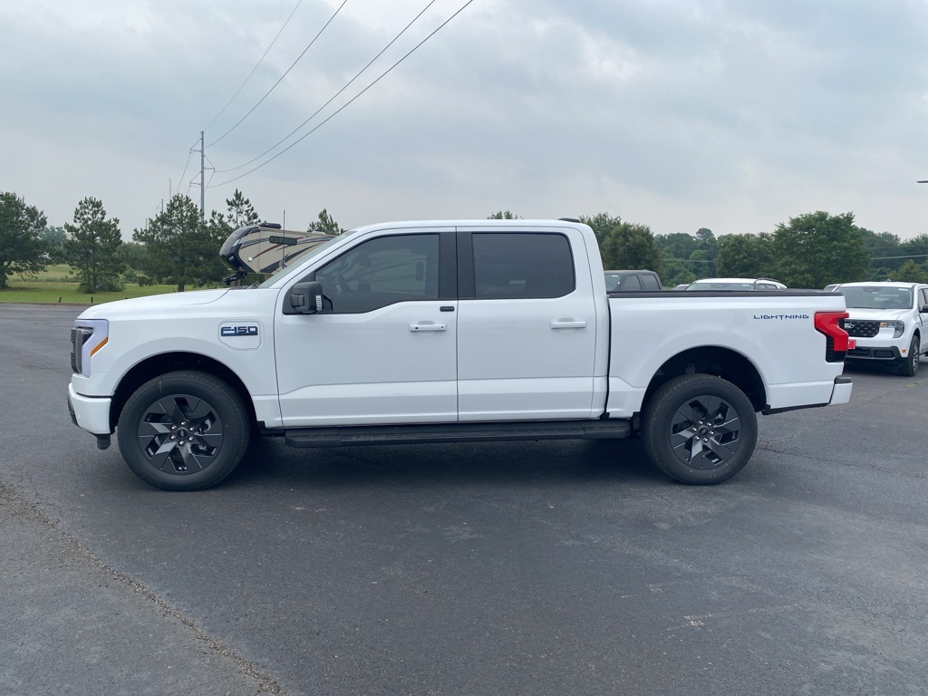 2025 Ford F-150 Lightning photo 4