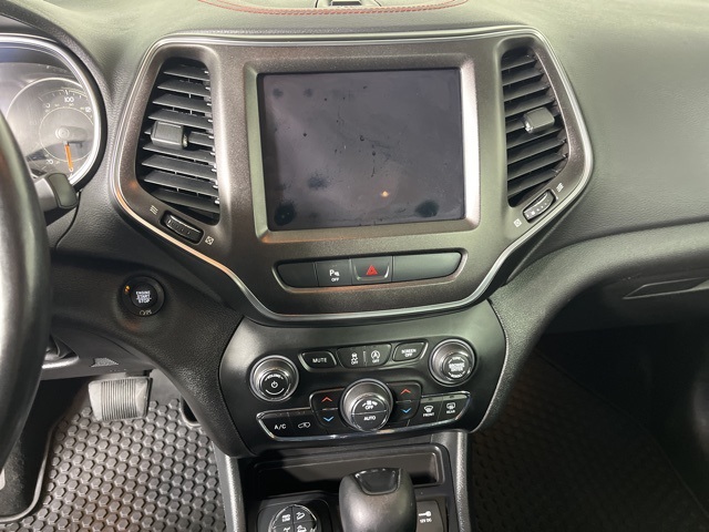 2019 Jeep Cherokee Trailhawk photo 9