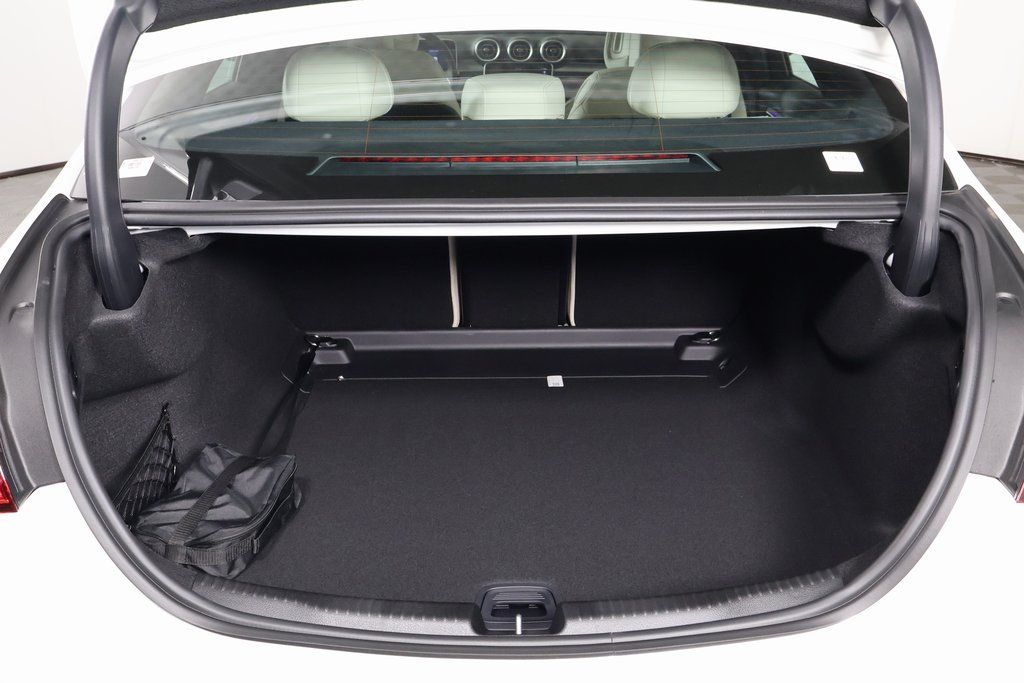 2025 Mercedes Benz C 300 photo 8