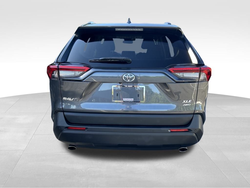 2023 Toyota RAV4 XLE Premium photo 4
