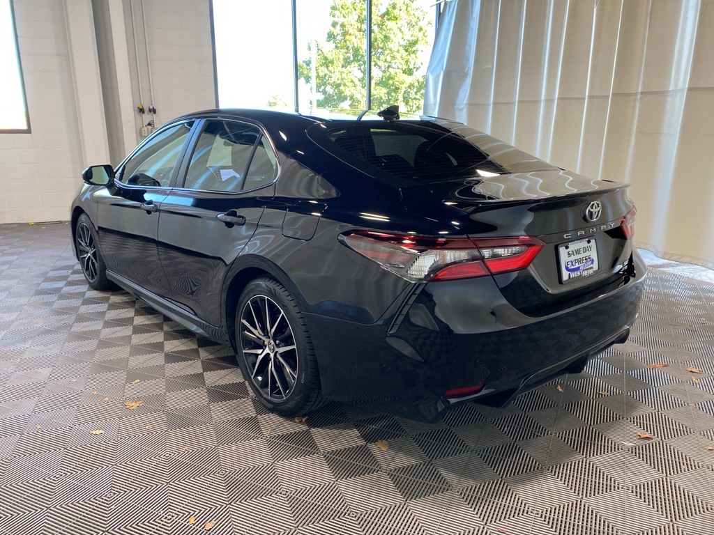 2023 Toyota Camry SE photo 10