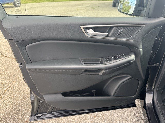 2023 Ford Edge SEL photo 9