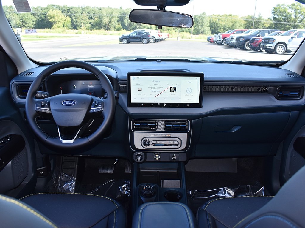 2025 Ford Maverick photo 3