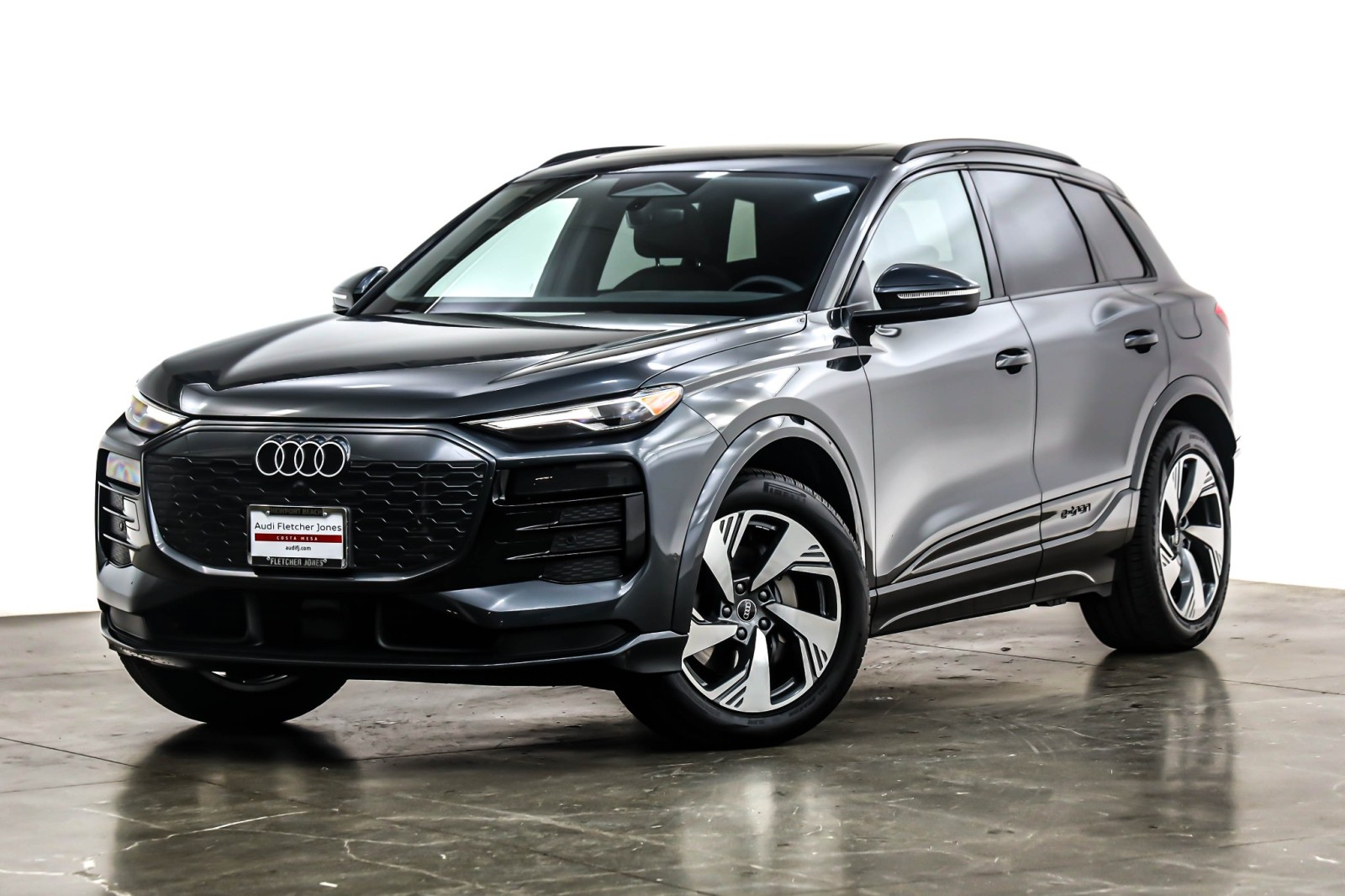 2025 Audi Q6 e-tron Premium's photo