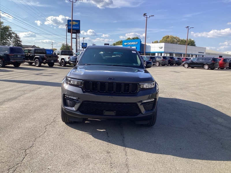 2025 Jeep Grand Cherokee Limited photo 2