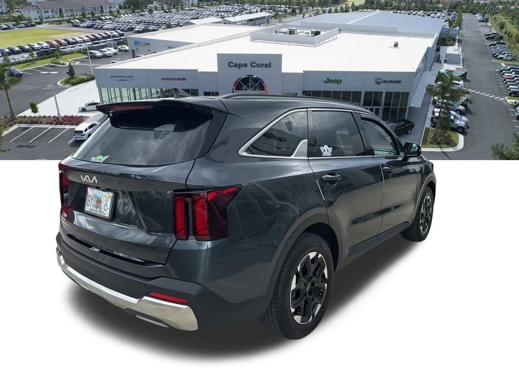2024 Kia Sorento S photo 3