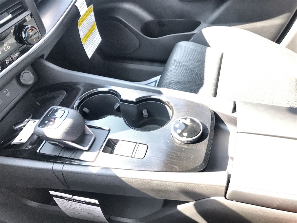 2026 Nissan Rogue SV photo 20