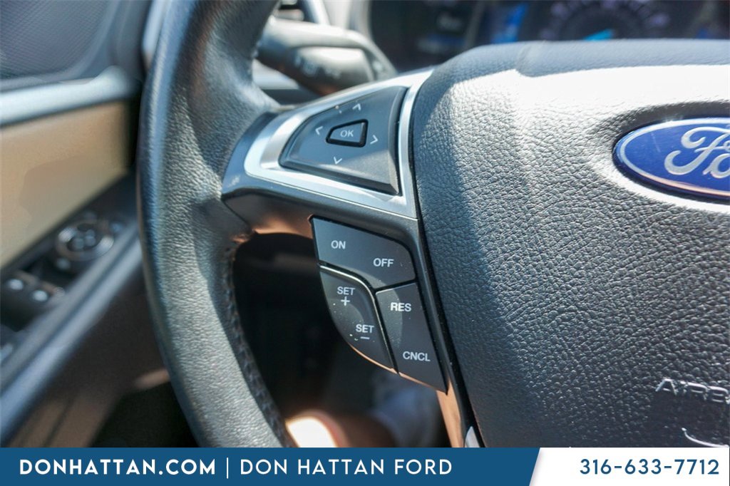 2022 Ford Edge SEL photo 11