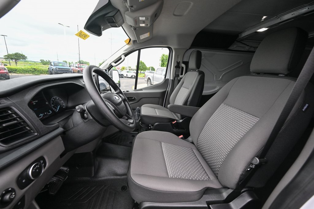 2025 Ford Transit photo 22