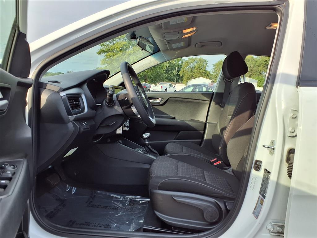 2020 Kia Rio LX photo 14