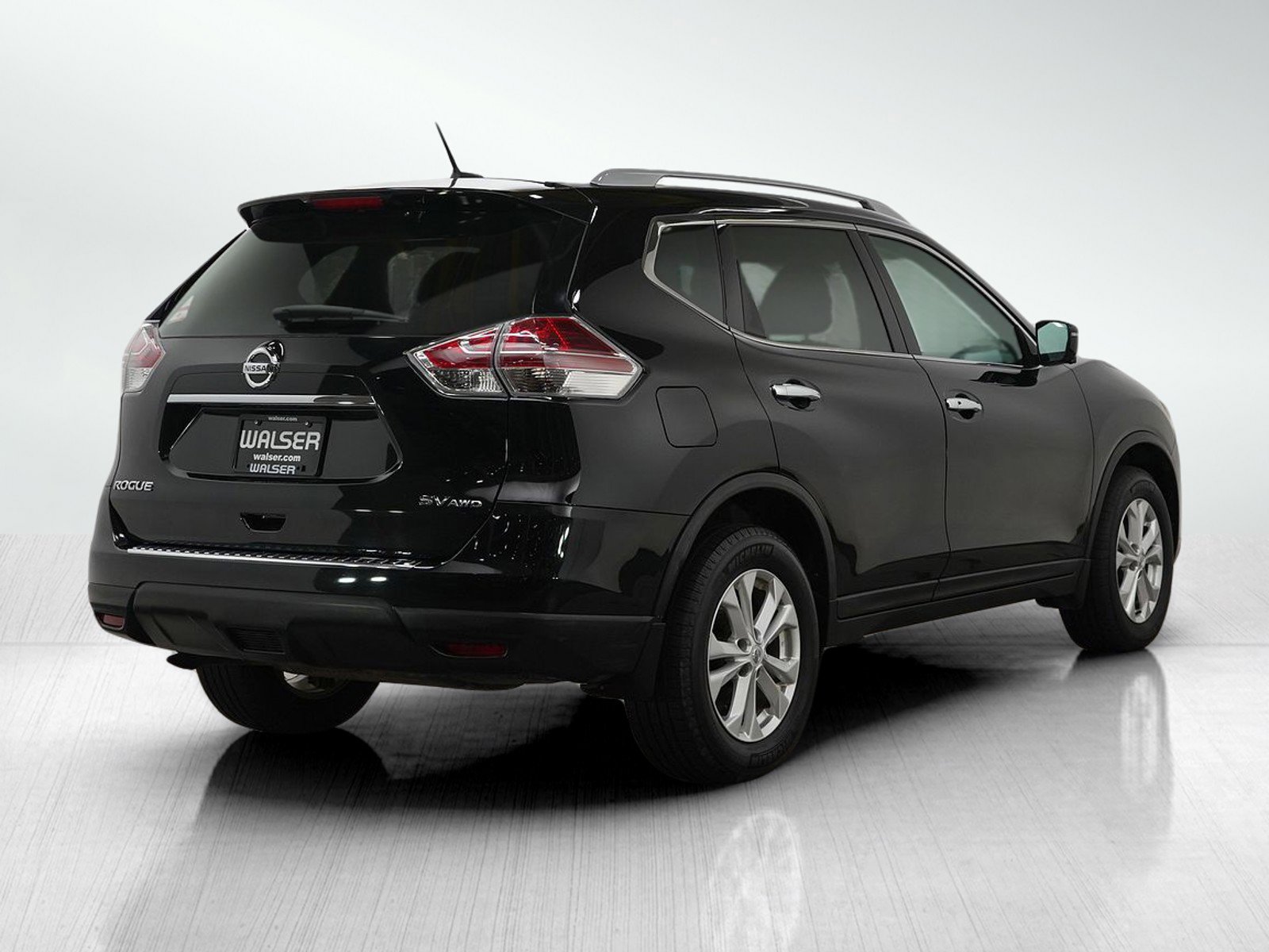 2016 Nissan Rogue SV photo 5