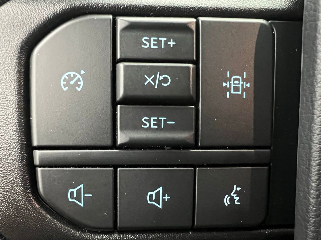 2025 Ford F-150 STX photo 4