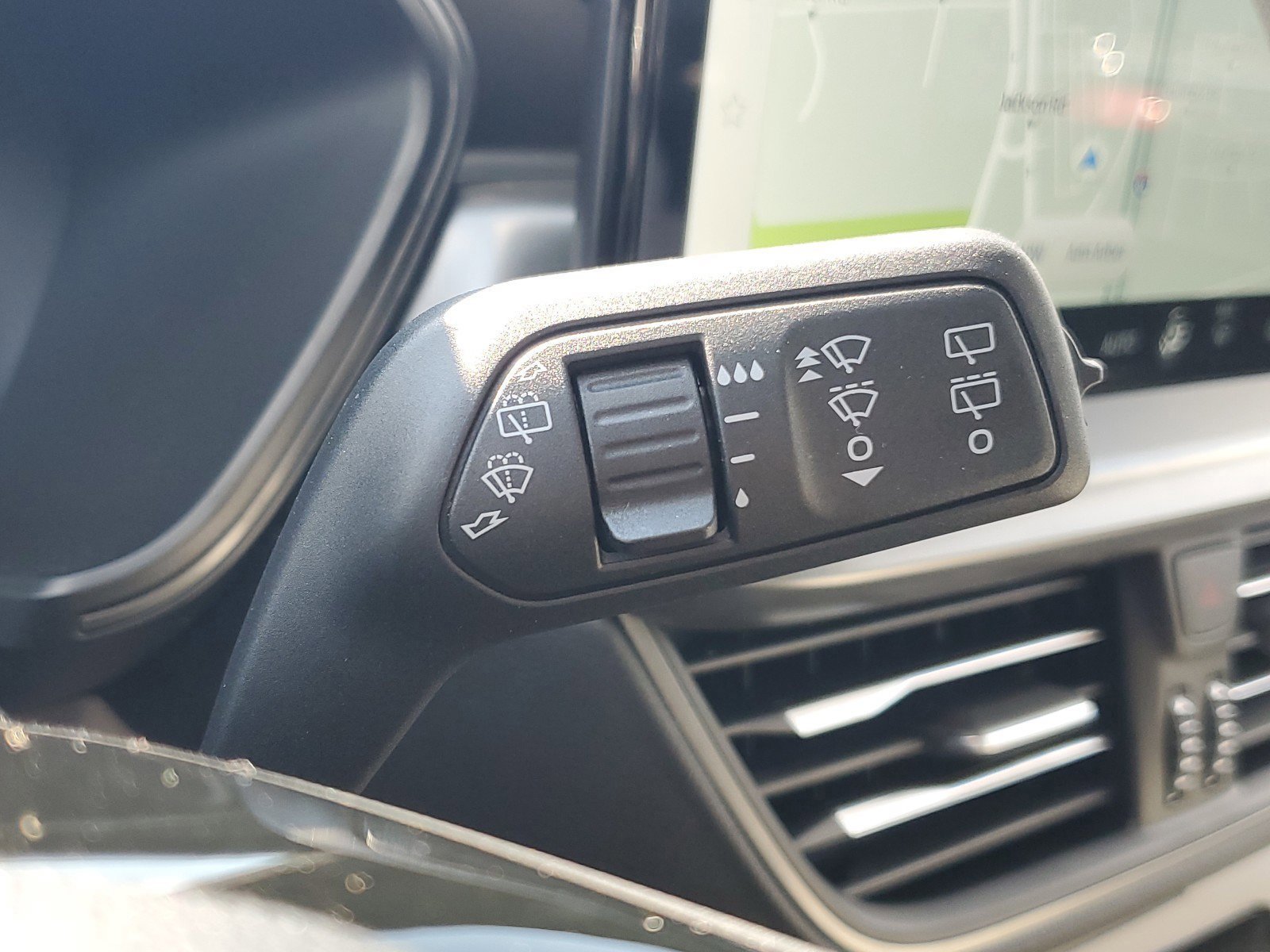 2024 Ford Escape Plug-In Hybrid photo 15