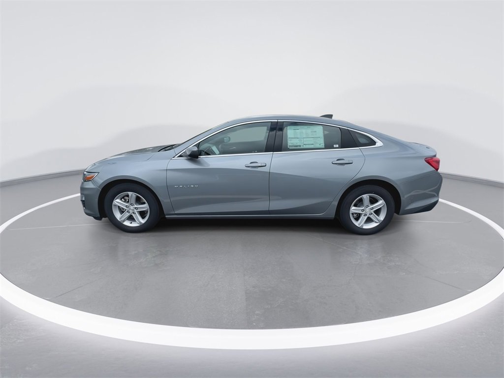 2025 Chevrolet Malibu LS photo 4
