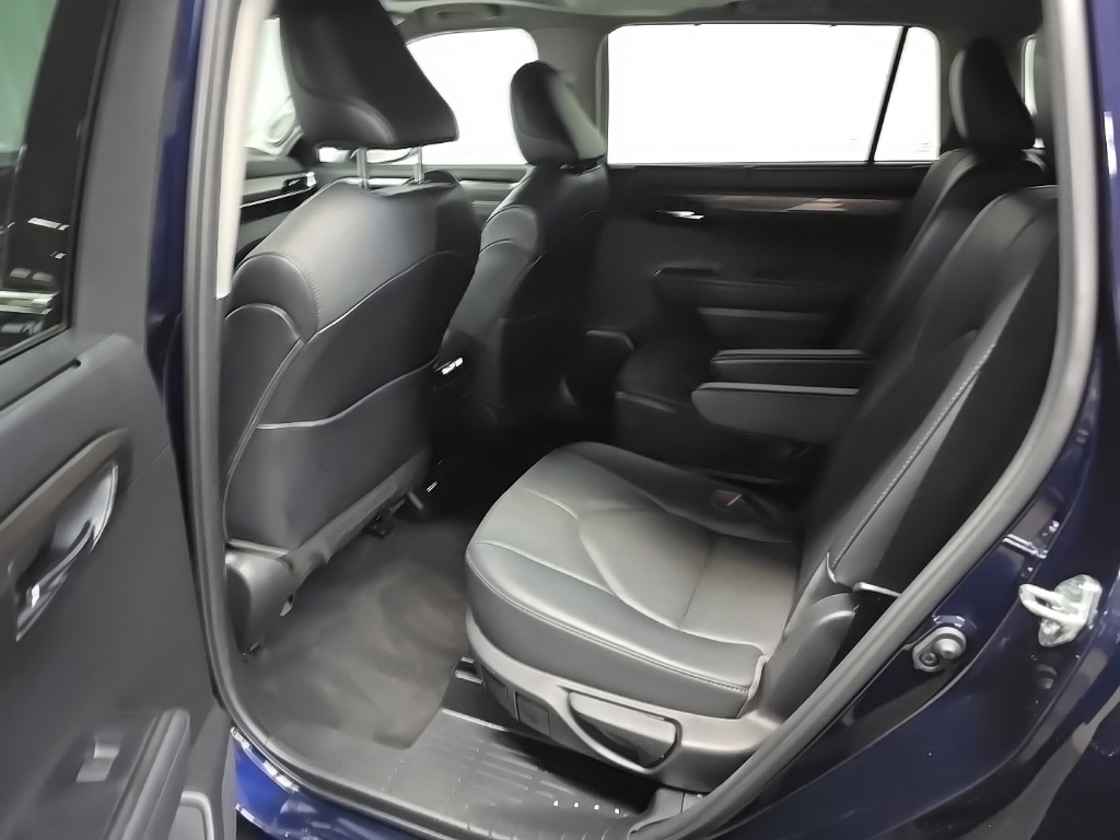 2022 Toyota Highlander Limited photo 31