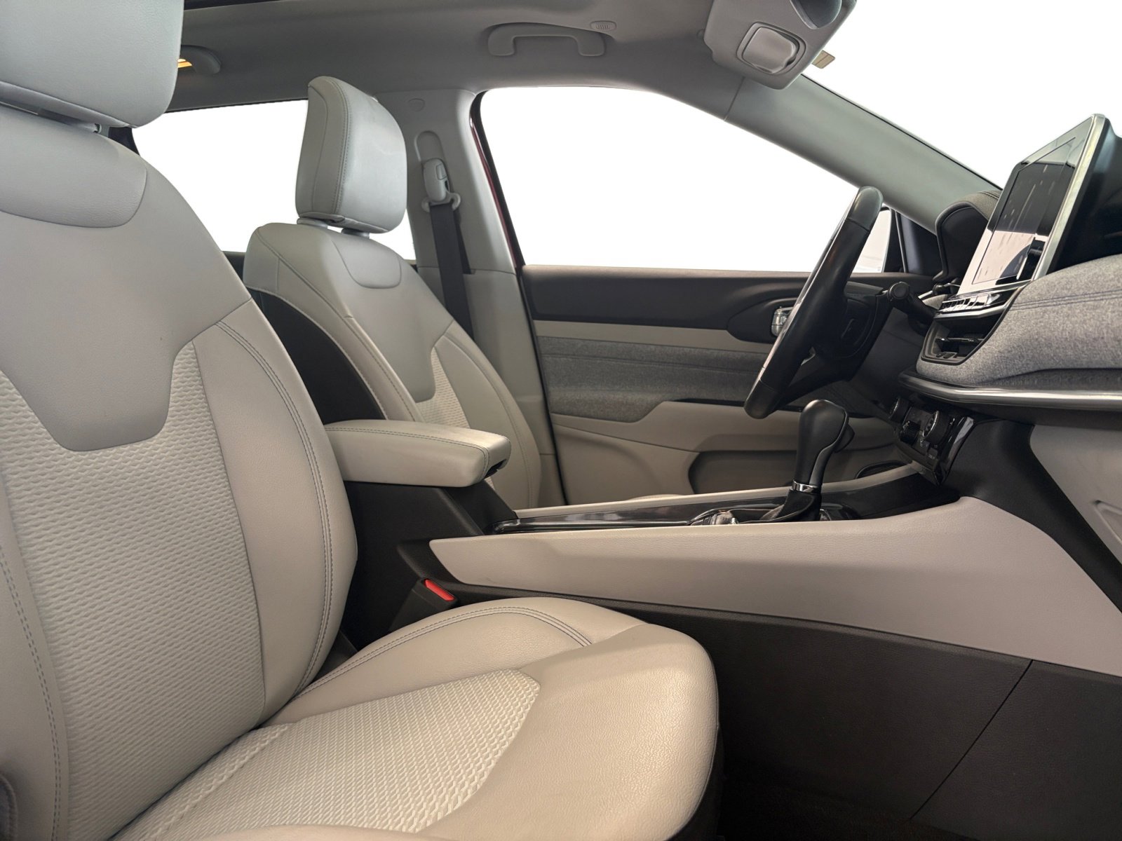 2022 Jeep Compass Latitude photo 26