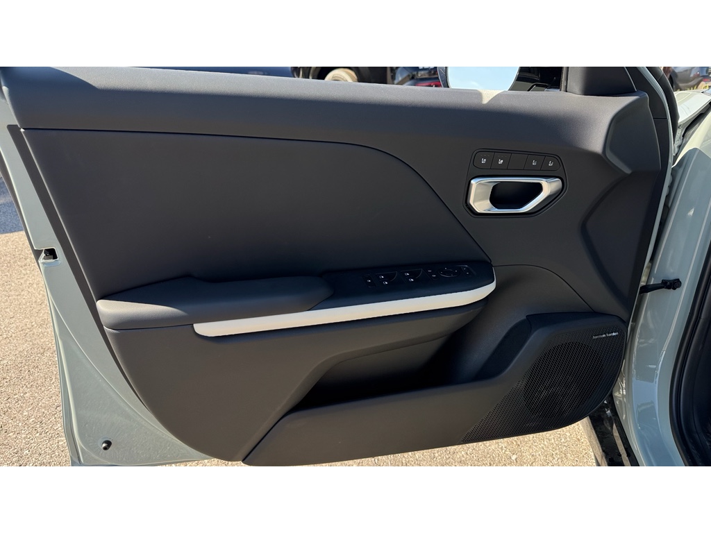 2025 Kia K4 GT-Line Turbo photo 23