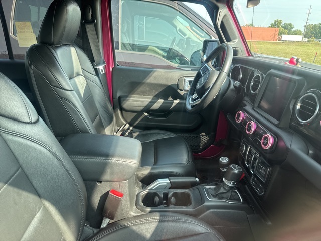 2022 Jeep Wrangler Unlimited Sahara Altitude photo 2